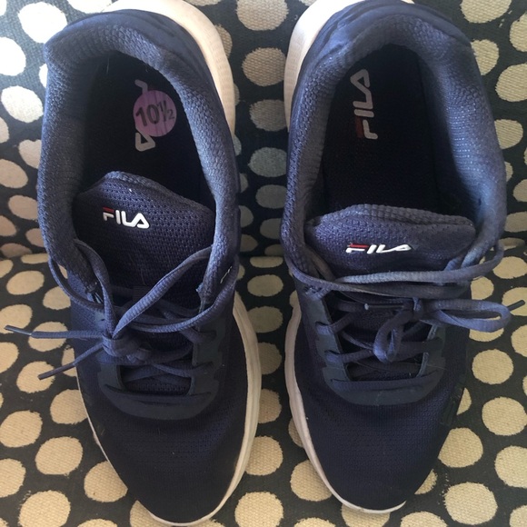 Fila Mens Tennis Shoes…size 10.5 pre worn - Picture 2 of 6